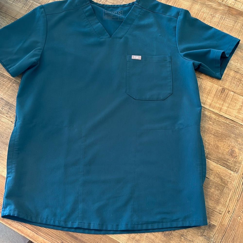FIGS “Technical collection” TM3000 Scrub Top.Small/Teal Blue 3-Pocket,V-Neck EUC